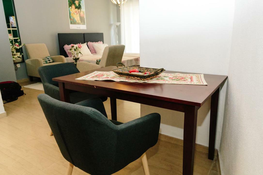Cosy Downtown Studio - Suite Komotini Exterior foto
